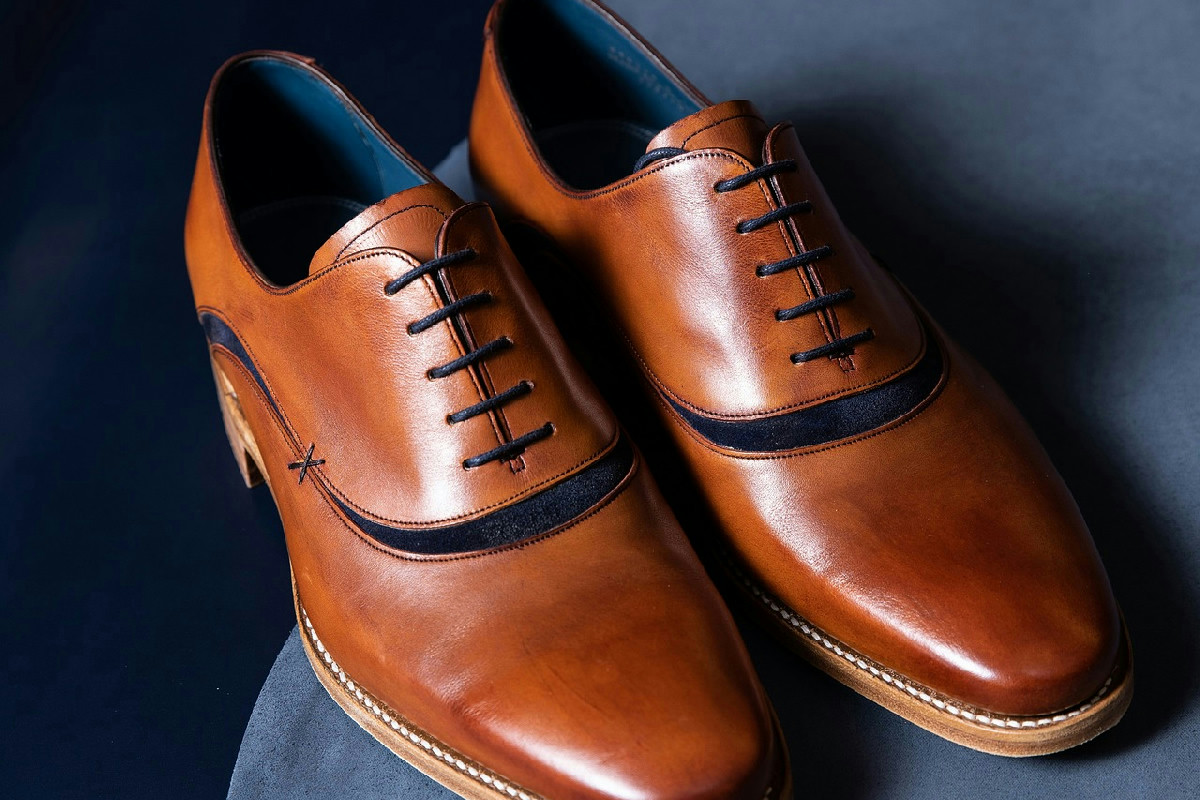 Il segreto delle foglie di alloro nelle scarpe per attrarre prosperità e fortuna economica